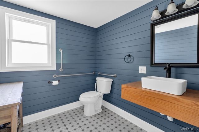 5831 Transit Road, Lancaster, NY 14043