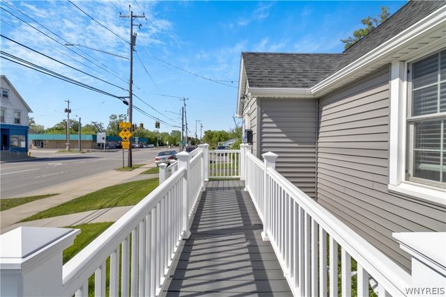 5831 Transit Road, Lancaster, NY 14043