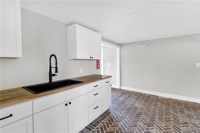 5831 Transit Road, Lancaster, NY 14043