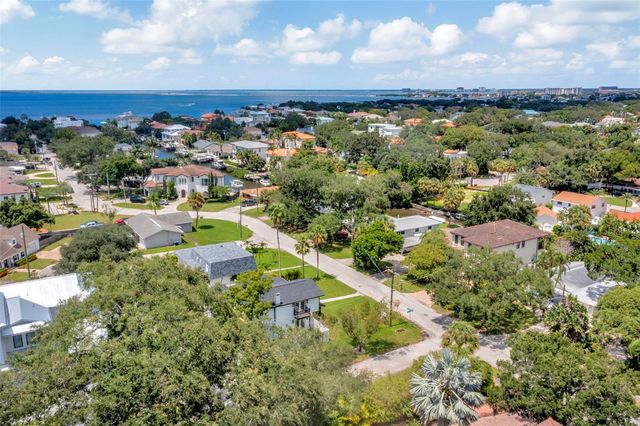 4902 W SAN RAFAEL STREET, Tampa, FL 33629