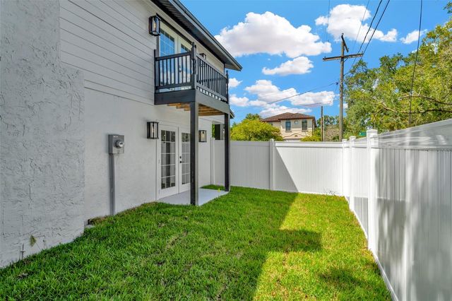 4902 W SAN RAFAEL STREET, Tampa, FL 33629