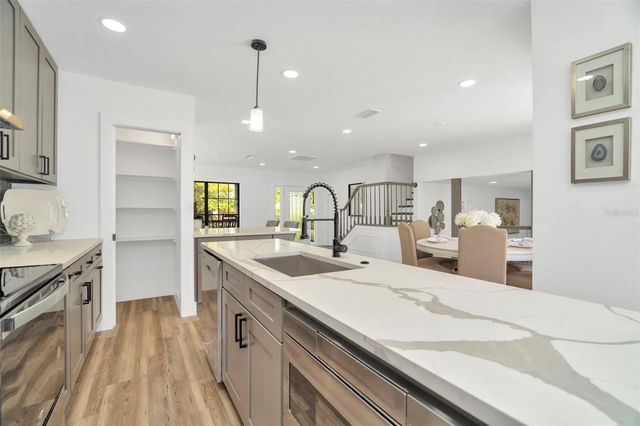 4902 W SAN RAFAEL STREET, Tampa, FL 33629