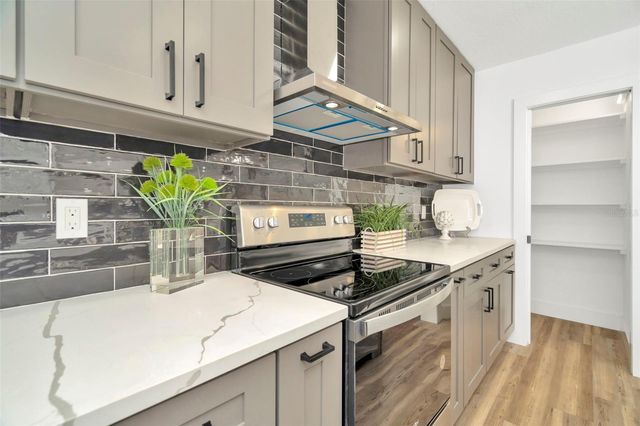 4902 W SAN RAFAEL STREET, Tampa, FL 33629