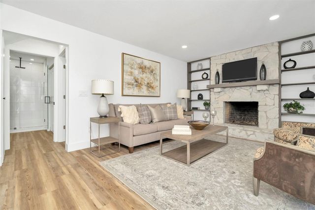 4902 W SAN RAFAEL STREET, Tampa, FL 33629