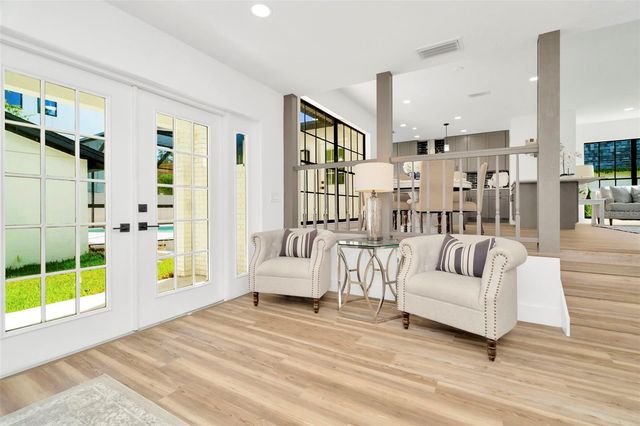 4902 W SAN RAFAEL STREET, Tampa, FL 33629