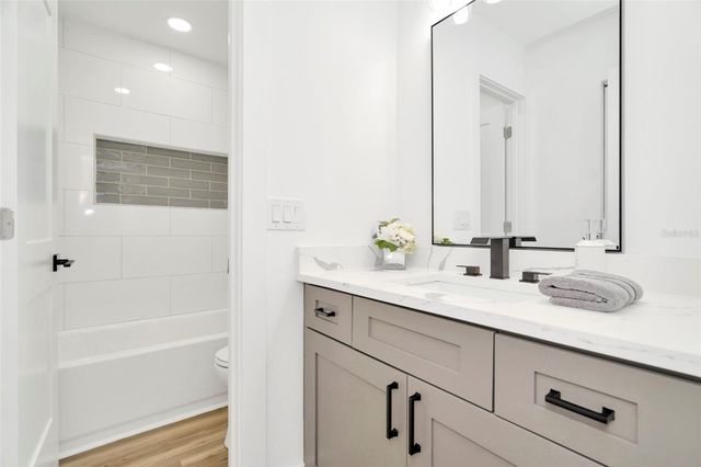 4902 W SAN RAFAEL STREET, Tampa, FL 33629