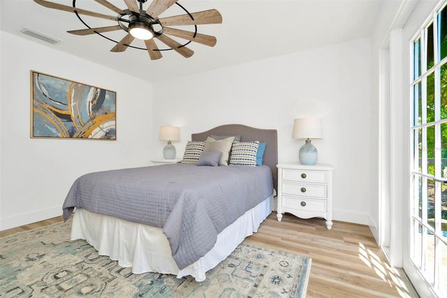 4902 W SAN RAFAEL STREET, Tampa, FL 33629