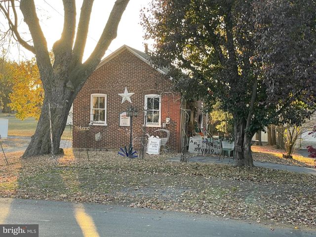 298 OLD BOWERS ROAD, Mertztown, PA 19539