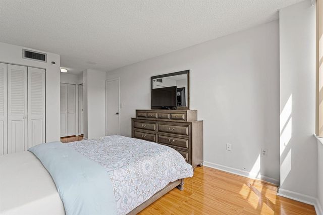 900 Saint Charles Place 221, Pembroke Pines, FL 33026