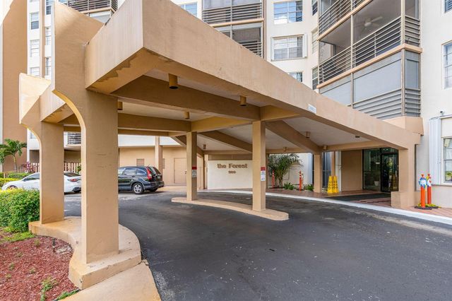 900 Saint Charles Place 221, Pembroke Pines, FL 33026