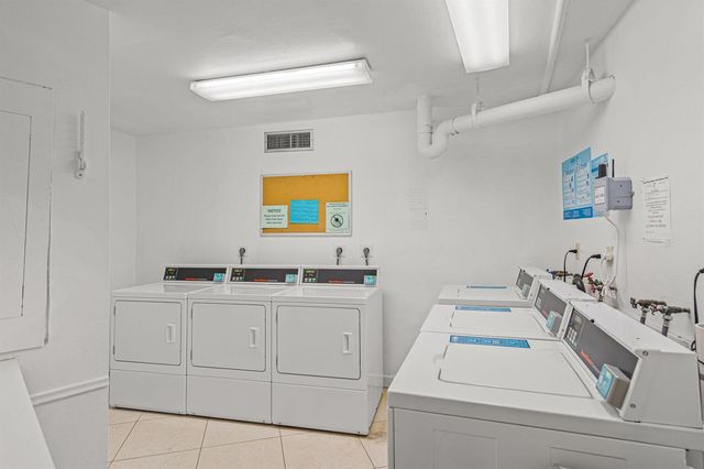 900 Saint Charles Place 221, Pembroke Pines, FL 33026