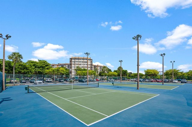 900 Saint Charles Place 221, Pembroke Pines, FL 33026