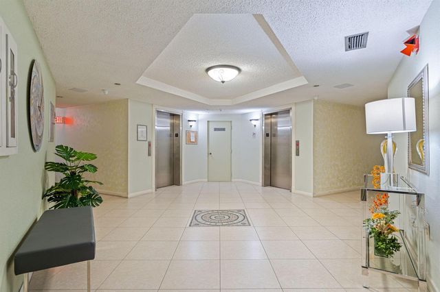 900 Saint Charles Place 221, Pembroke Pines, FL 33026