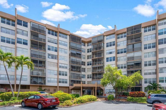 900 Saint Charles Place 221, Pembroke Pines, FL 33026