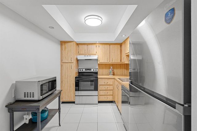 900 Saint Charles Place 221, Pembroke Pines, FL 33026