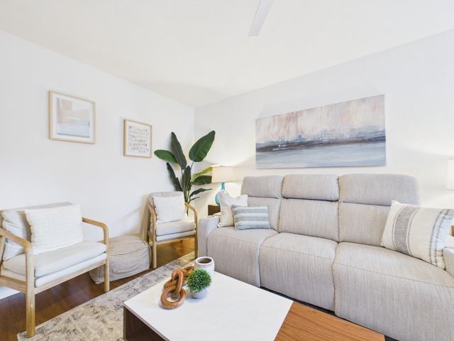 500 Glenwood 123, Monterey, CA 93940