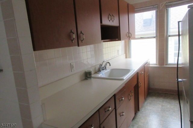 740 2Nd Ave, Lyndhurst Twp., NJ 07071