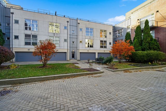 1808 S Michigan Avenue 7, Chicago, IL 60616