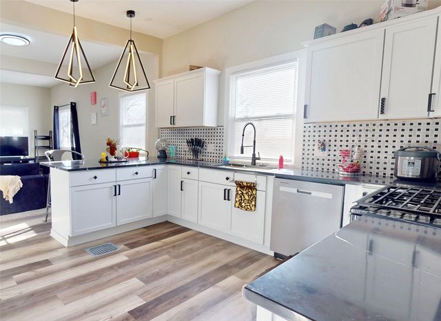 222 E Broadway Street, Colfax, IA 50054