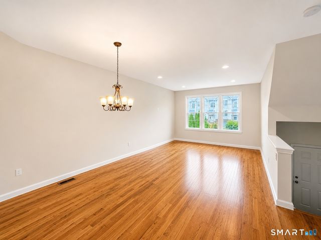 8 Old Oak Drive 8, Brookfield, CT 06804