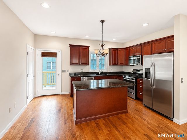 8 Old Oak Drive 8, Brookfield, CT 06804