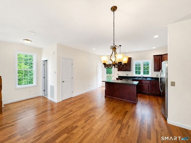 8 Old Oak Drive 8, Brookfield, CT 06804