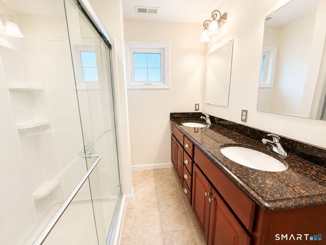 8 Old Oak Drive 8, Brookfield, CT 06804