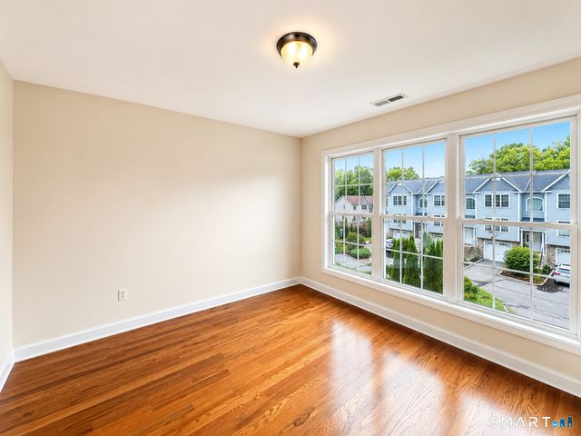 8 Old Oak Drive 8, Brookfield, CT 06804