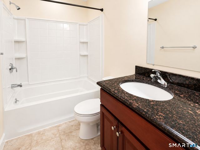 8 Old Oak Drive 8, Brookfield, CT 06804