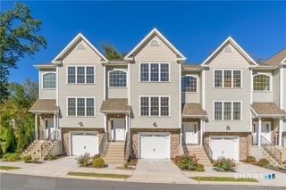 8 Old Oak Drive 8, Brookfield, CT 06804