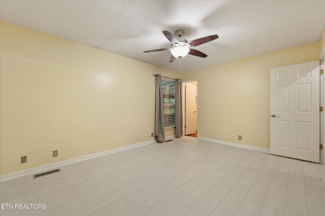 1117 Rain Tree Rd, Knoxville, TN 37923