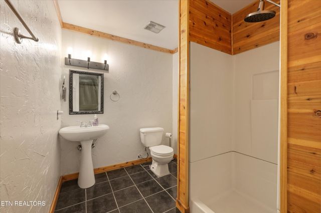 1117 Rain Tree Rd, Knoxville, TN 37923