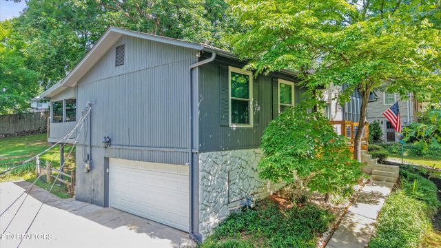 1117 Rain Tree Rd, Knoxville, TN 37923