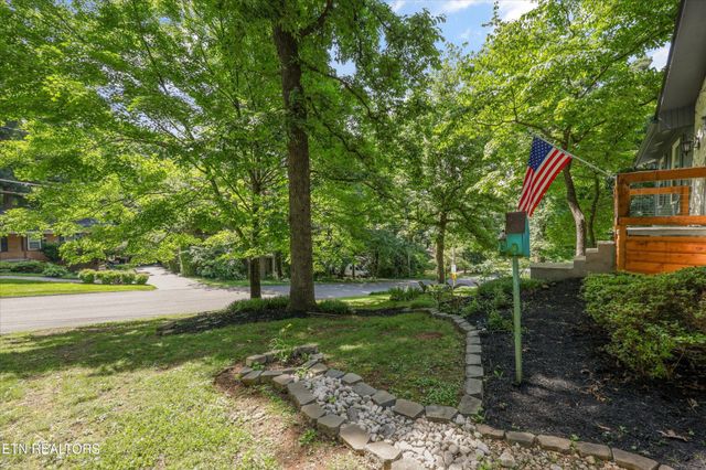 1117 Rain Tree Rd, Knoxville, TN 37923
