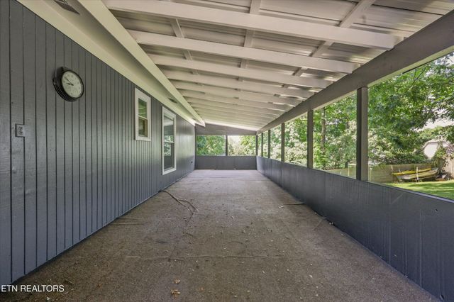 1117 Rain Tree Rd, Knoxville, TN 37923