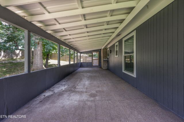 1117 Rain Tree Rd, Knoxville, TN 37923