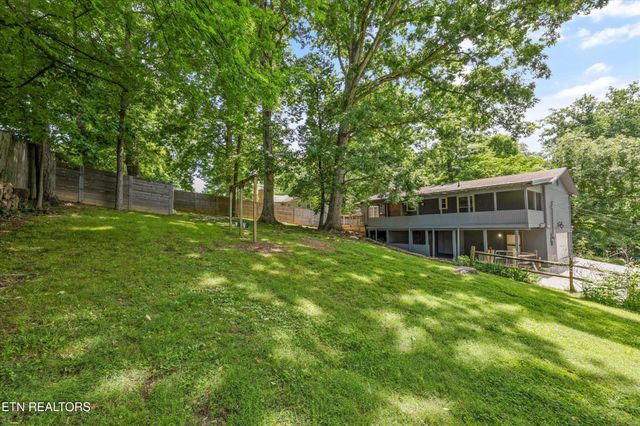 1117 Rain Tree Rd, Knoxville, TN 37923