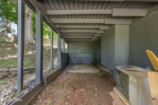 1117 Rain Tree Rd, Knoxville, TN 37923