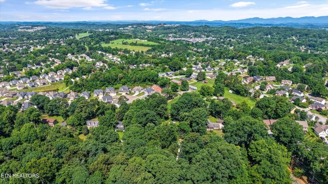 1117 Rain Tree Rd, Knoxville, TN 37923