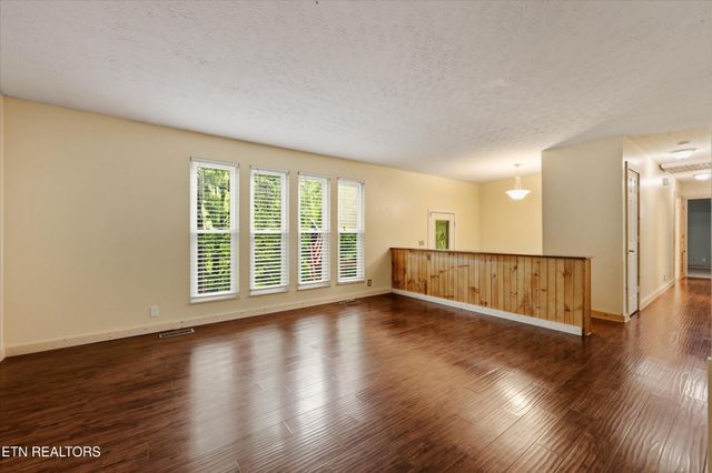 1117 Rain Tree Rd, Knoxville, TN 37923