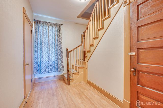 10 Jeff Street, Edison, NJ 08837