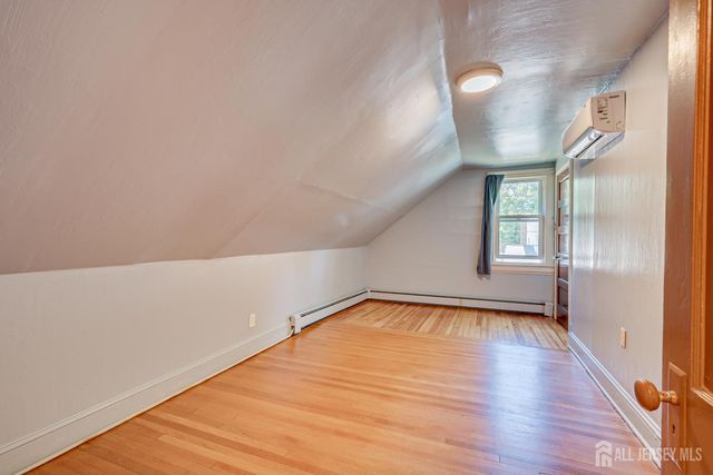 10 Jeff Street, Edison, NJ 08837