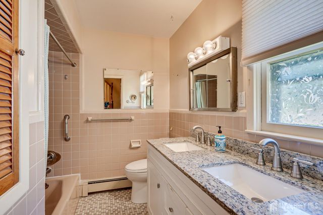 10 Jeff Street, Edison, NJ 08837