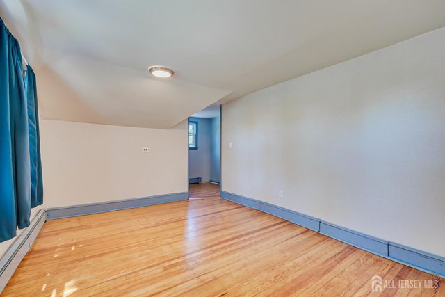 10 Jeff Street, Edison, NJ 08837