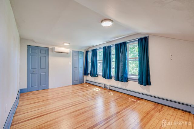 10 Jeff Street, Edison, NJ 08837