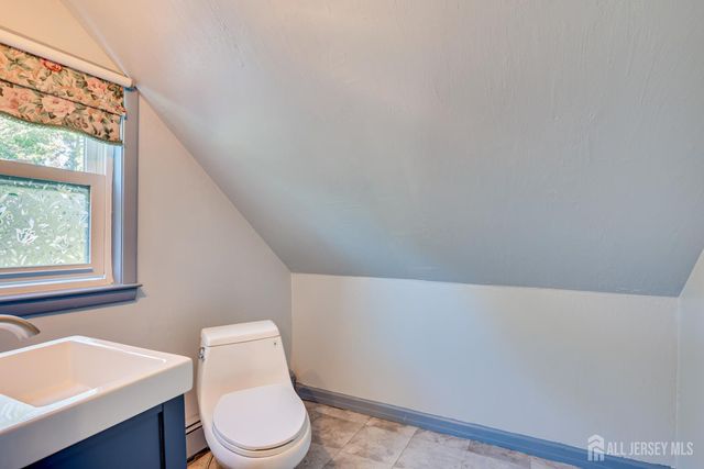 10 Jeff Street, Edison, NJ 08837