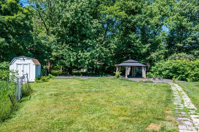10 Jeff Street, Edison, NJ 08837