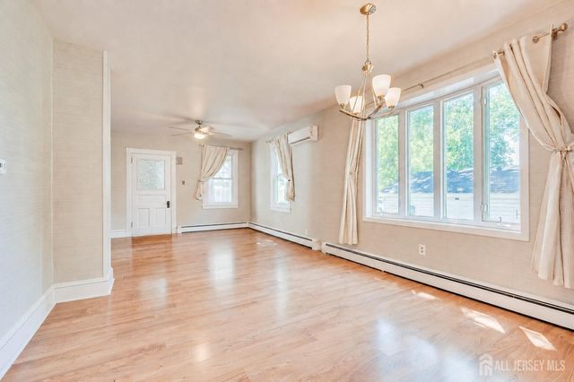 10 Jeff Street, Edison, NJ 08837