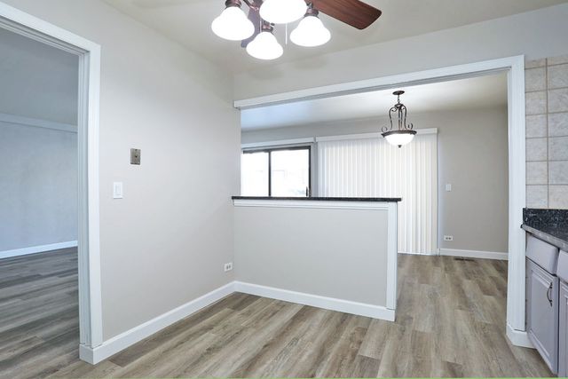 236 Deerpath Court B1, Schaumburg, IL 60193