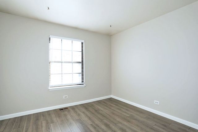 236 Deerpath Court B1, Schaumburg, IL 60193